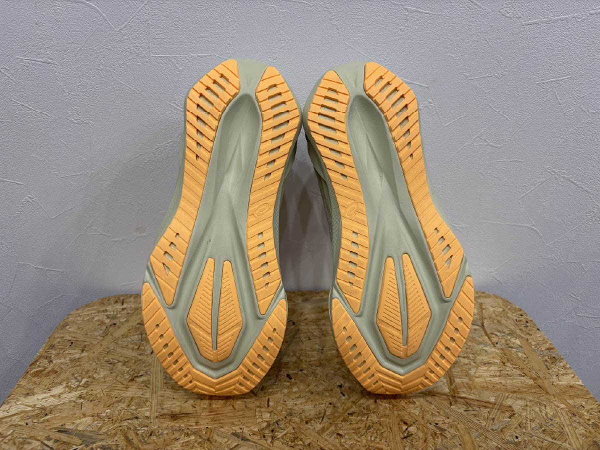 ASICS NOVABLAST 5 別角度の写真